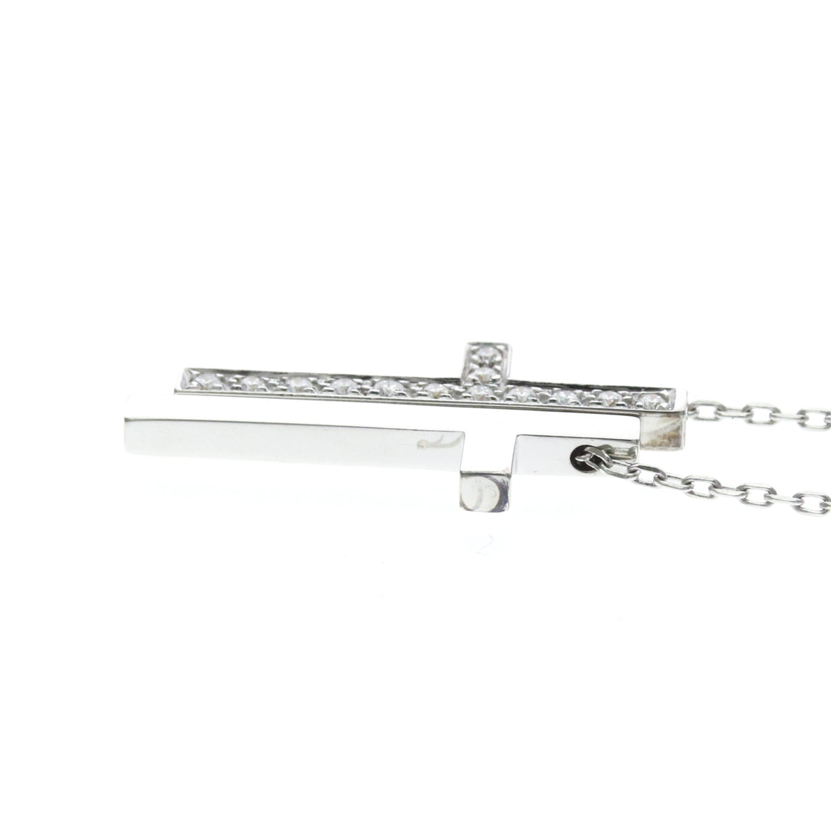 Gucci diamond necklace 18K white gold featuring a modern cross design set with diamonds in a sleek white gold finish.